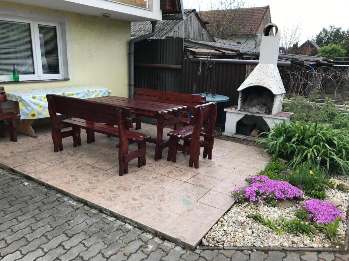 Apartmány Ingrid Bešeňová Esterno foto