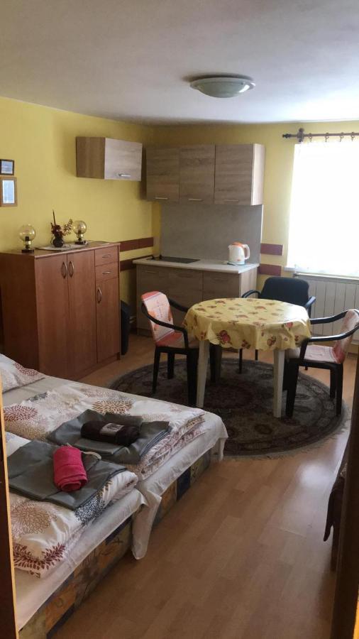 Apartmány Ingrid Bešeňová Esterno foto