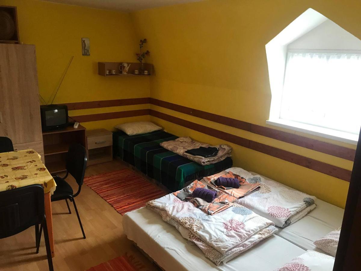 Apartmány Ingrid Bešeňová Esterno foto